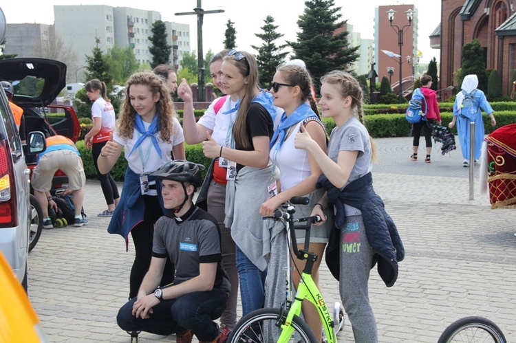 Pielgrzymka na rolkach i hulajnogach do Tychów - cz. II