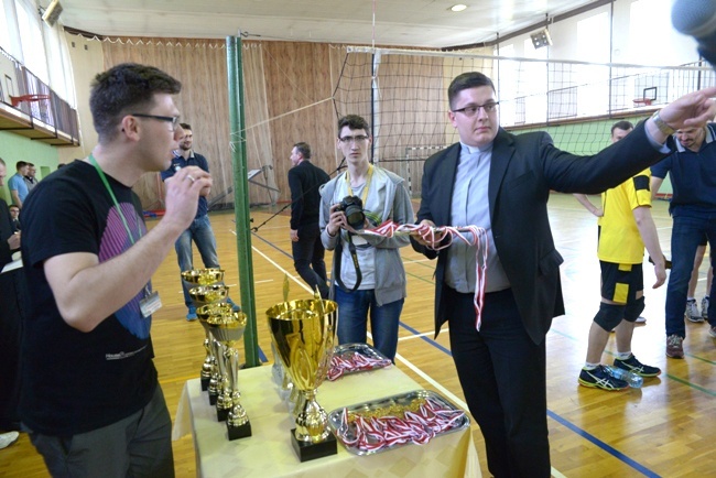 Siatkarski finał mistrzostw Polski kleryków