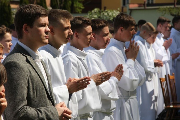 Ministranci przykładem dla biskupa