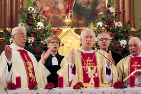 W niedzielę 8 maja świętowano jubileusz. 	Ze względu na wspólną historię uroczystości miały międzywyznaniowy charakter.