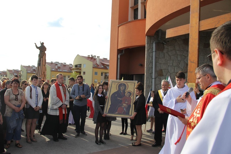 Symbole ŚDM w kościele bł. Karoliny w Tarnowie