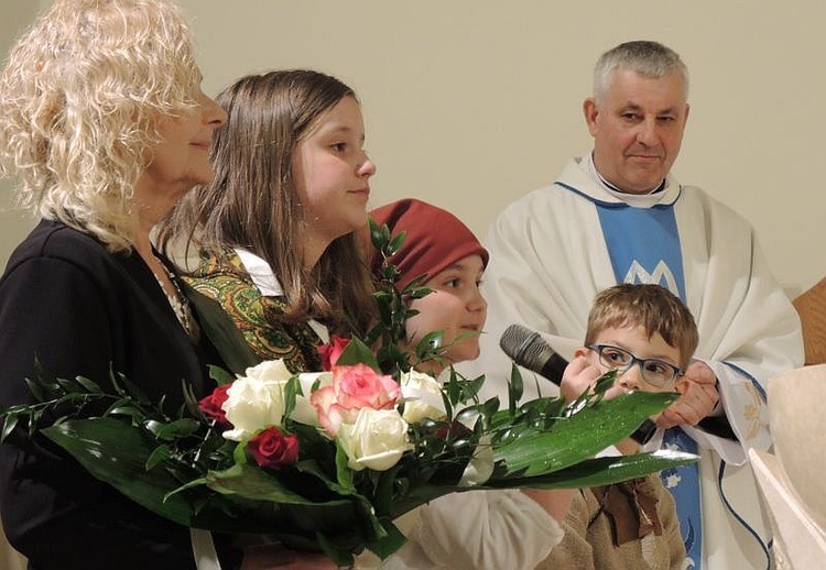 Koronacja figury Matki Bożej Fatimskiej w Kętach