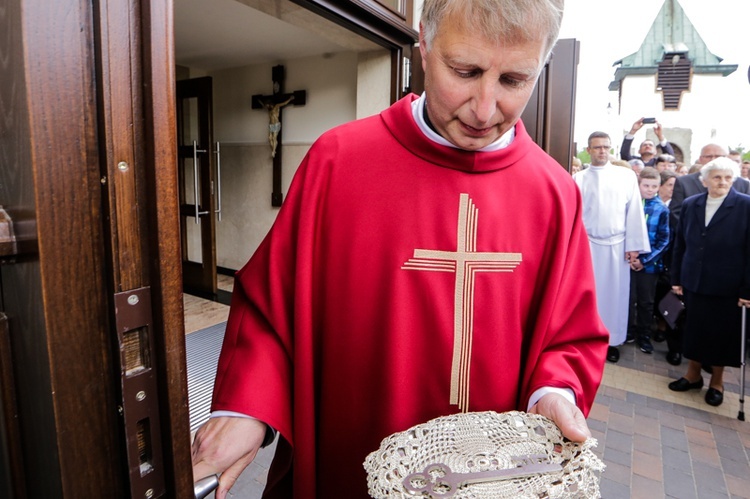 Otwarcie kościoła w Bziu