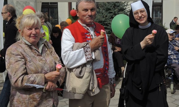 Manifestacja na rzecz rodziny połączyła setki cieszyniaków