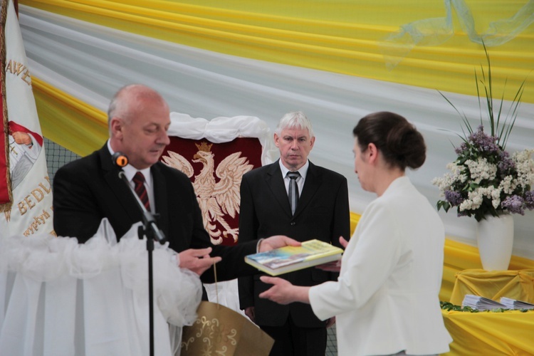 10. rocznica nadania imienia Jana Pawła II Gimanzjum w Bedlnie
