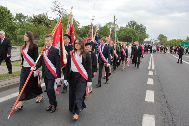 10. rocznica nadania imienia Jana Pawła II Gimanzjum w Bedlnie