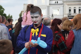 Za chwilę powstanie kolejny artystycznie wymodelowany balon