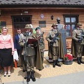 Kpt. Krzysztof Rybicki odczytał Apel Poległych.