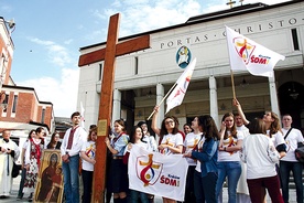 Znaki aż do rozpoczęcia spotkania młodzieży będą odwiedzać kolejne dekanaty archidiecezji krakowskiej.