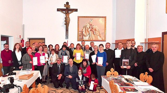 Parafialni redaktorzy w Domu Pielgrzyma przy ludźmierskim sanktuarium wzięli udział w spotkaniu podsumowującym konkurs.