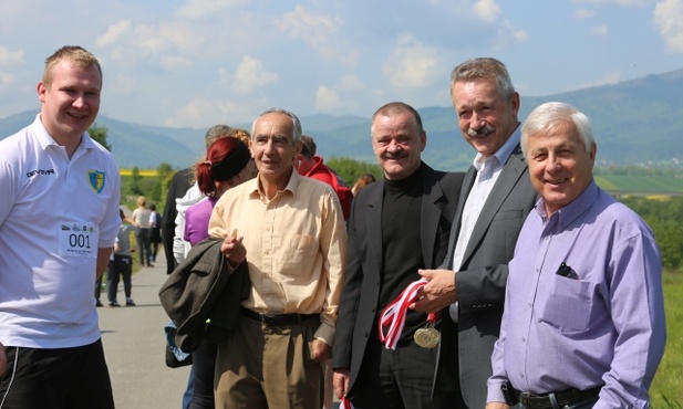 W organizację papieskiego biegu angażuje się coraz wiecej osób