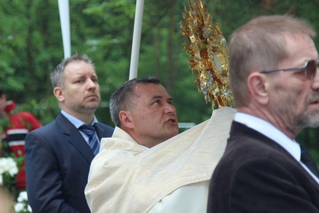 Procesja Bożego Ciała w parafii św. Elżbiety w Cieszynie