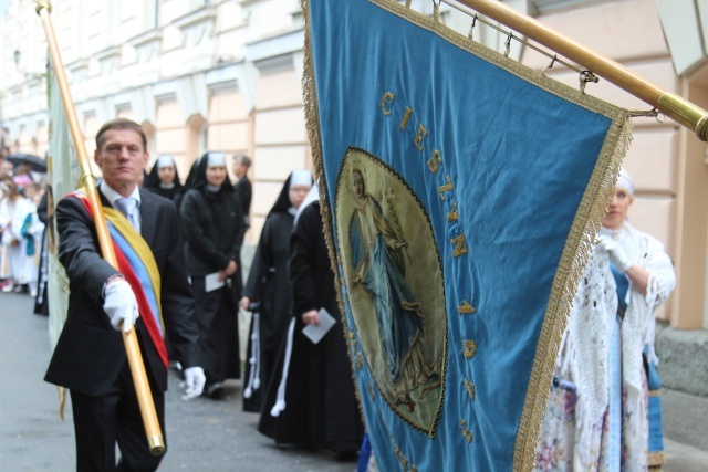 Procesja Bożego Ciała w parafii św. Elżbiety w Cieszynie