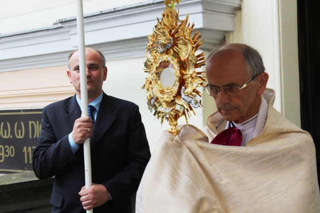 Procesja Bożego Ciała w parafii św. Elżbiety w Cieszynie