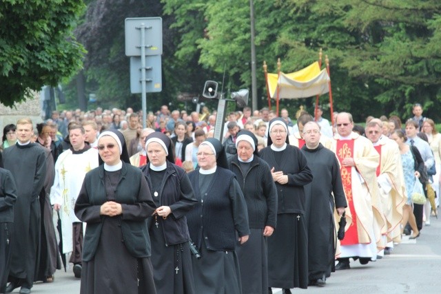 Procesja Bożego Ciała w parafii św. Marii Magdaleny w Cieszynie