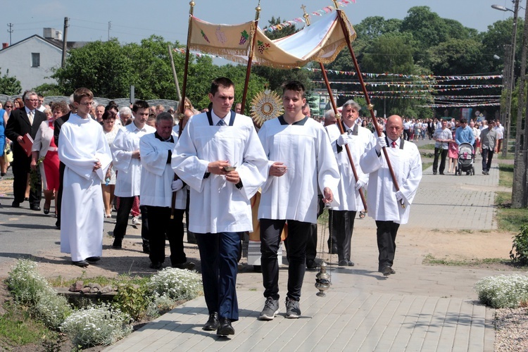 Procesja Bożego Ciała w Oporowie