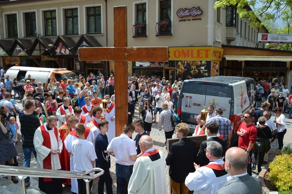 Symbole ŚDM na Krupówkach