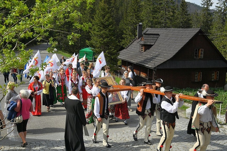 Z widokiem na góry