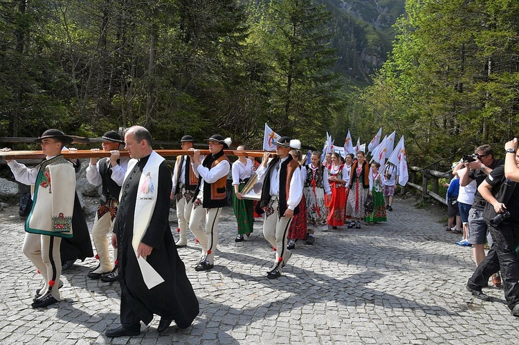 Z widokiem na góry