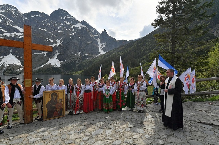 Z widokiem na góry