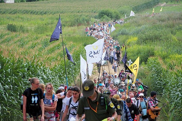 To przygoda duchowa, ale również doskonała okazja  do zawarcia nowych znajomości.