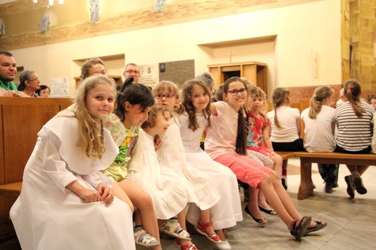 Występ dzieci ze świetlicy Caritas