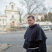 Ojciec Stanisław Kawa OFMConv od lat zabiega o zwrot byłego klasztoru franciszkańskiego we Lwowie. Sporny budynek stoi po drugiej stronie ulicy Łyczakowskiej, obok kościoła pw. św. Antoniego.