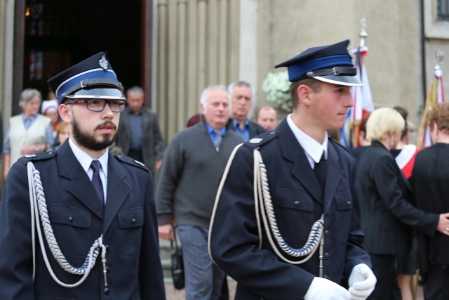 Ostatnie pożegnanie śp. ks. inf. Stanisława Dadaka w Wilamowicach