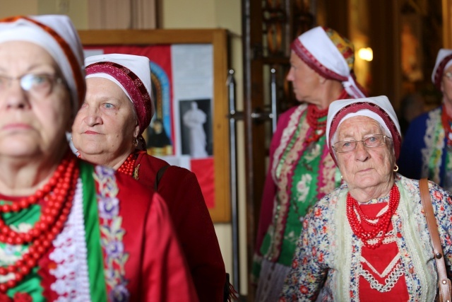 Ostatnie pożegnanie śp. ks. inf. Stanisława Dadaka w Wilamowicach