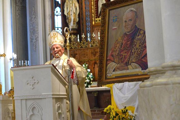 W homilii bp Henryk Tomasik mówił, że 25 lat temu gościliśmy świętego