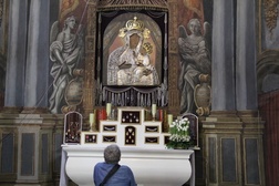 Cudowny obraz Matki Bożej Bolesnej w Goźlinie, przed którym miał przyjść na świat Jan Papka
