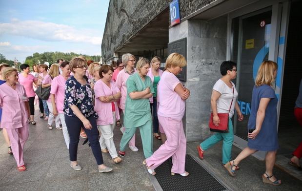 Pielęgniarki z CZD apelują o pomoc do premier