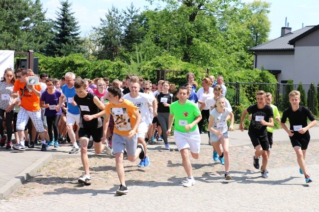 Biegacze przebiegli 1050 m. Dystans nawiązywał do rocznicy chrztu Polski