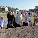 Poświęcenie placu pod budowę kościoła w Skierniewicach