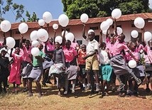 Uczniowie ze szkoły w Matugga odlatują z „Małym Gościem” 