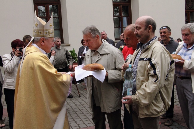 Talerz Miłosierdzia z Gwiazdami 