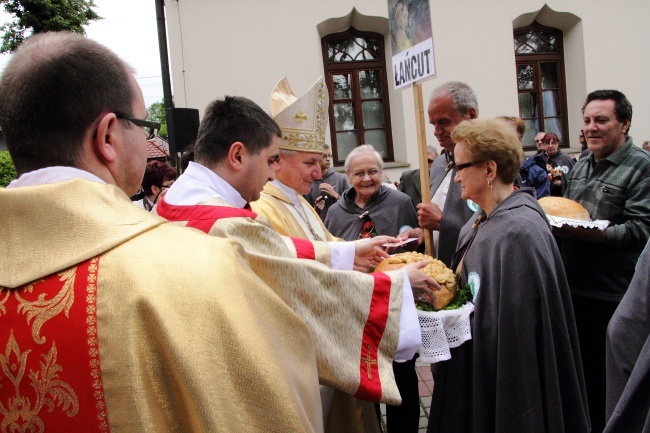 Talerz Miłosierdzia z Gwiazdami 