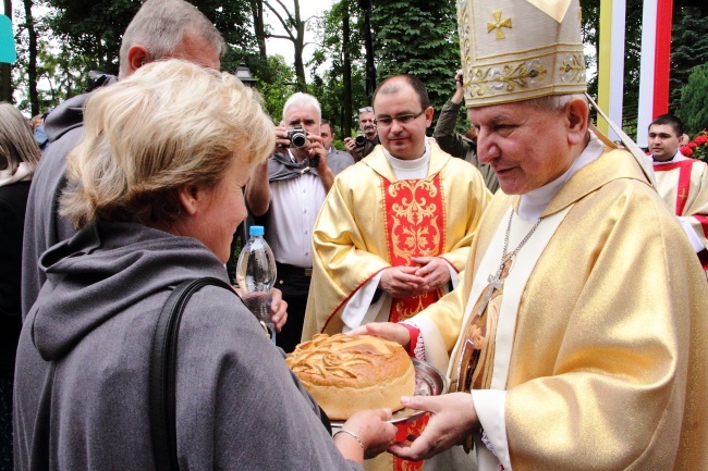 Talerz Miłosierdzia z Gwiazdami 