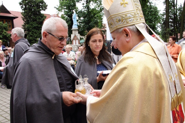 Talerz Miłosierdzia z Gwiazdami 