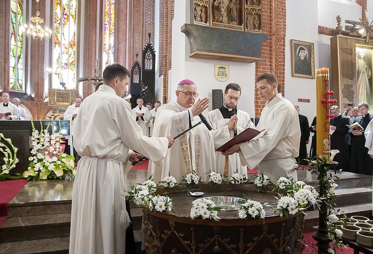 Celebracja odnowienia przyrzeczeń chrztu 