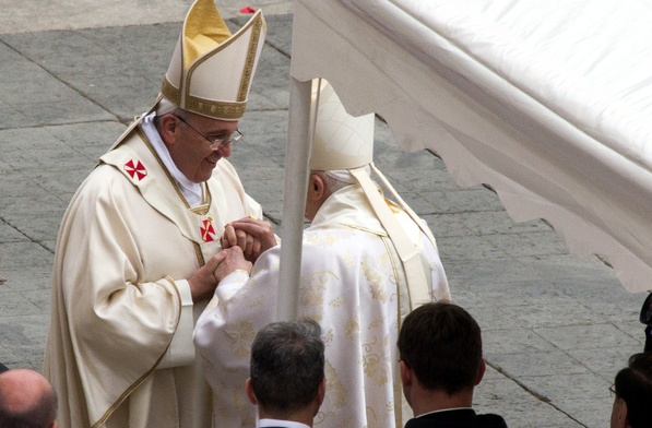Franciszek na 65-leciu święceń Benedykta XVI