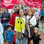 Marsz przeszedł przez centrum miasta.