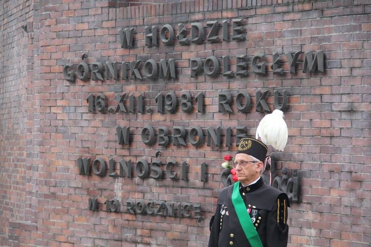 Wizyta prymasa Polski, abp. Wojciecha Polaka w KWK "Wujek"