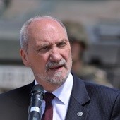 Macierewicz: Potencjał wojskowy zdolny bronić Polski