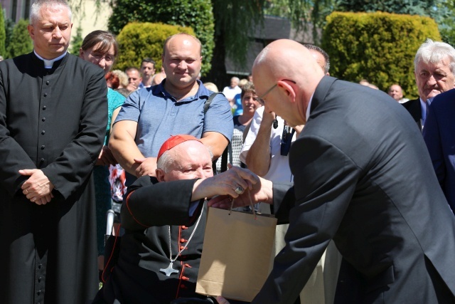 Poświęcenie pomnika św. abp. Bilczewskiego w Wilamowicach