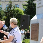 Poświęcenie pomnika św. abp. Bilczewskiego w Wilamowicach