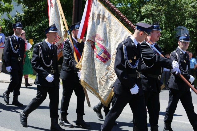 Poświęcenie pomnika św. abp. Bilczewskiego w Wilamowicach