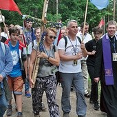 W pustelni  na Górze Polanowskiej pielgrzymów przywitali o. Janusz Jędryszek oraz bp Krzysztof Zadarko, który przewodniczył Eucharystii.