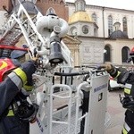 Ćwiczenia strażaków na Wawelu