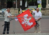 Prezydent Andrzej Duda składa wieniec przed pomnikiem W. Korfantego w Katowicach